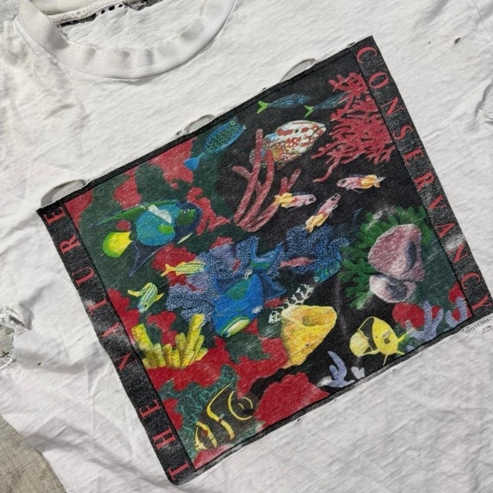 Vintage 90s distressed rare art aquatic fish box logo thrashed T-shirt Size XL